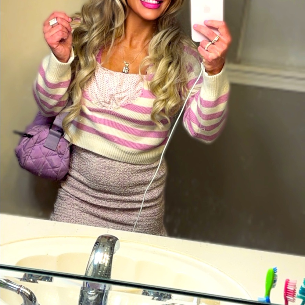 Sincerely Jules Size XS cropped lavender & white sweater (Altered) - Picture 3 of 5